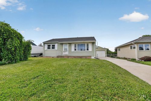 1841 Glenny Ave, Waterloo, IA, 50702-2411 | Card Image