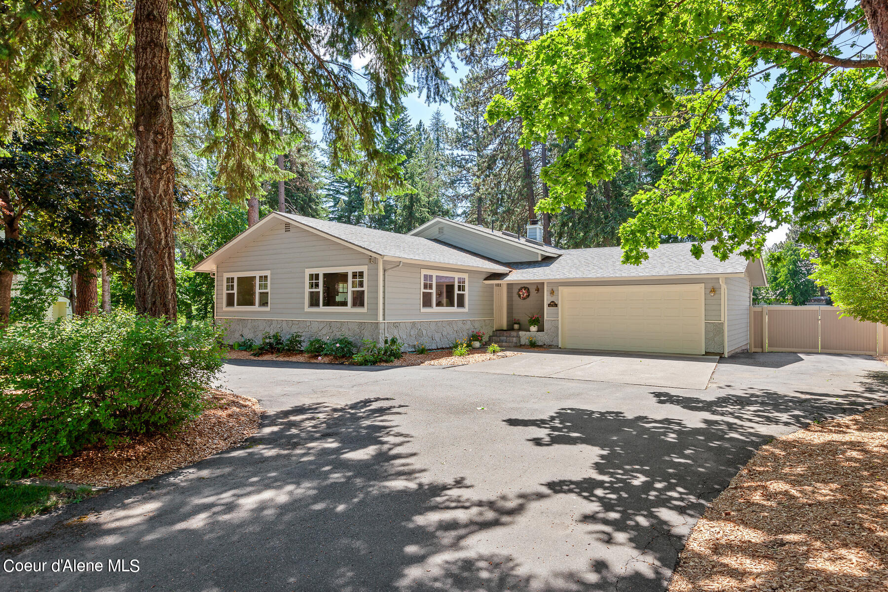 Circle Dr, Hayden, ID 83835