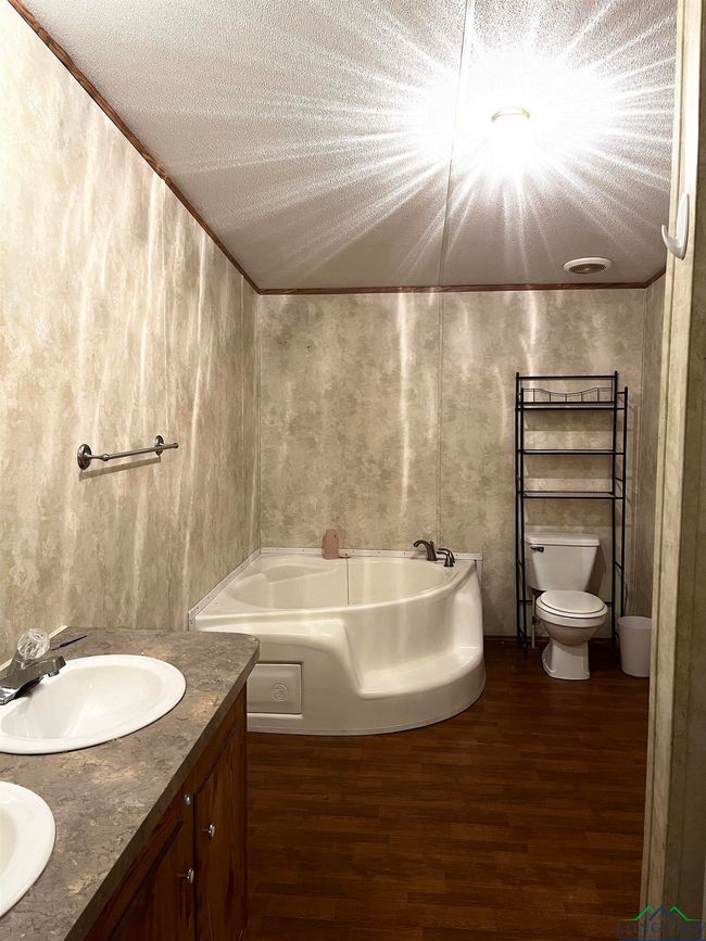 3650 - 3648 Fm 9 S, Home with 0 bedrooms, 0 bathrooms and null parking in Waskom TX | Image 28