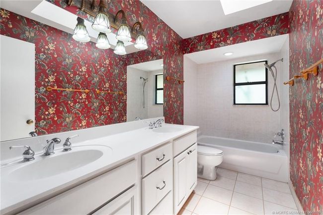 1339 Se Coral Reef St, House other with 3 bedrooms, 2 bathrooms and 2 parking in Port Saint Lucie FL | Image 35