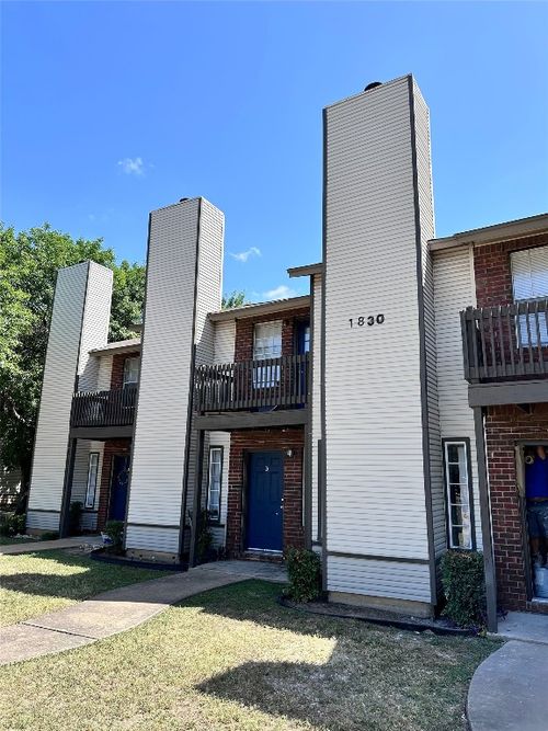 apt-c-1830 River Crossing Cir, Austin, TX, 78741-3285 | Card Image