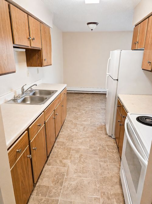 8-1505 Darling Dr, Worthington, MN, 56187-1708 | Card Image