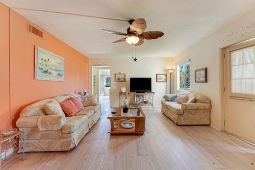 d1-327 Knotty Pine Cir, Greenacres, FL, 33463-9198 | Card Image