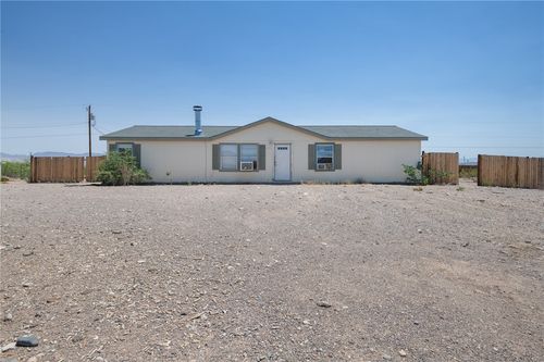 3692 N Egar Rd, Golden Valley, AZ, 86413-8373 | Card Image