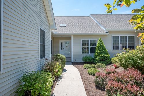 7-7 Blossom Tree Dr, Shrewsbury, MA, 01545-6230 | Card Image