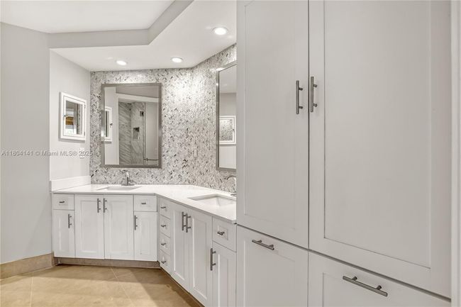APT-2 - 6102 Se Landing Way, Condo with 2 bedrooms, 2 bathrooms and null parking in Stuart FL | Image 28
