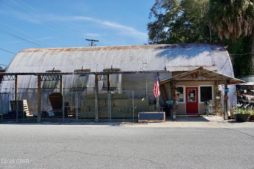 19 Jefferson St, Chattahoochee, FL, 32324-1415 | Card Image