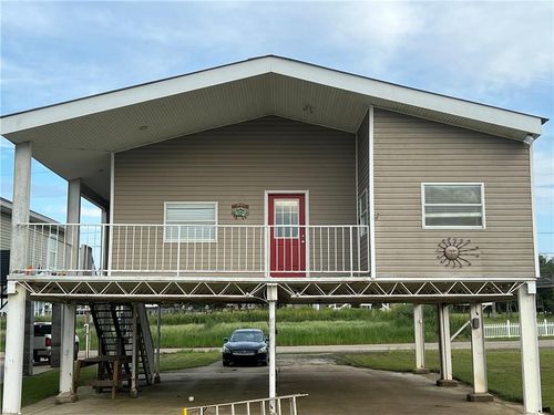 11045 Idaho St, Bay St. Louis, MS, 39520-7043 | Card Image