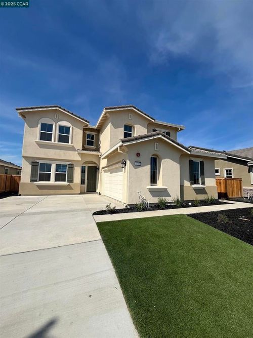 2750 Moonflower St, West Sacramento, CA, 95691-5531 | Card Image