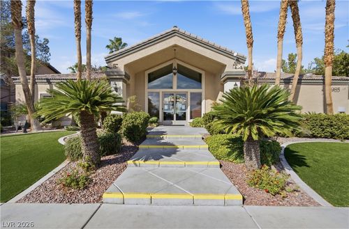 2164-8985 S Durango Dr, Las Vegas, NV, 89113-6117 | Card Image