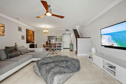 11652 Nw 11th St, Pembroke Pines, FL, 33026-4334 | Card Image