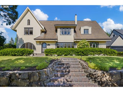 2186 University St, Eugene, OR, 97403 | Card Image
