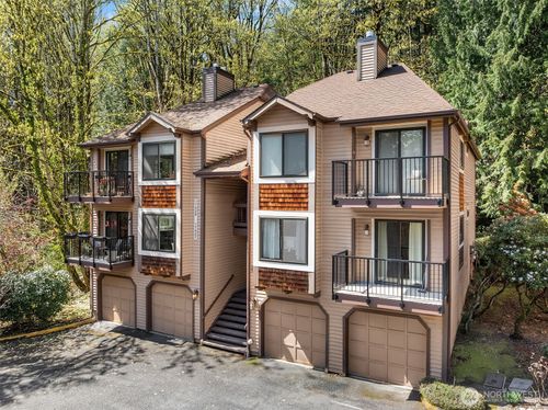 17427 Ne 88th Pl, Redmond, WA, 98052-3255 | Card Image