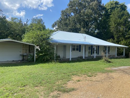 141 Maple St, Linden, TN, 37096-3325 | Card Image