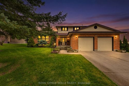 64 Hilltop Crt, Heidelberg, ON, N0B2M1 | Card Image