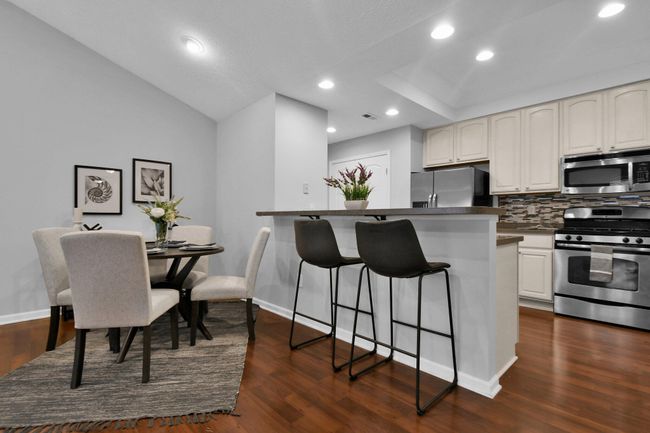7963 Ravine Run Ln, Condo with 3 bedrooms, 3 bathrooms and null parking in Columbus OH | Image 8