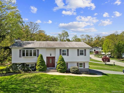 9 Jackson St, Highland Mills, NY, 10930-2716 | Card Image