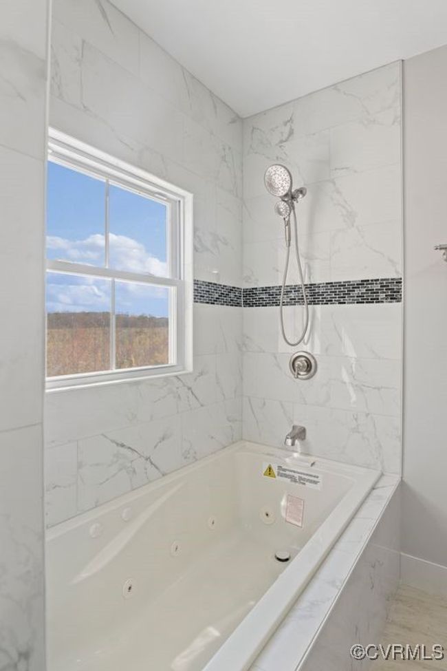 Jetted tub | Image 14