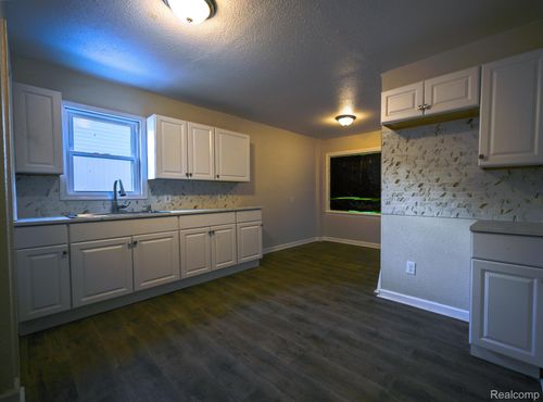 18831 Margareta St, Detroit, MI, 48219-2801 | Card Image