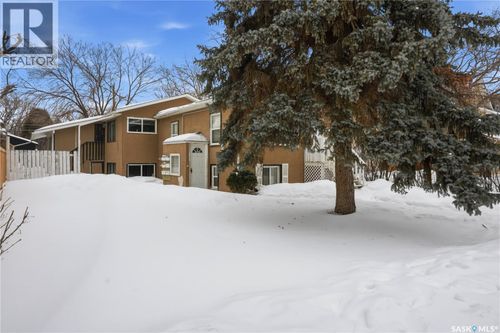 917 7th Ave N, Saskatoon, SK, S7K2V7 | Card Image