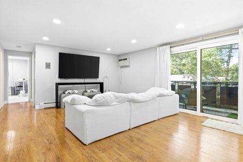 m7-206 Rock St, Norwood, MA, 02062-4904 | Card Image