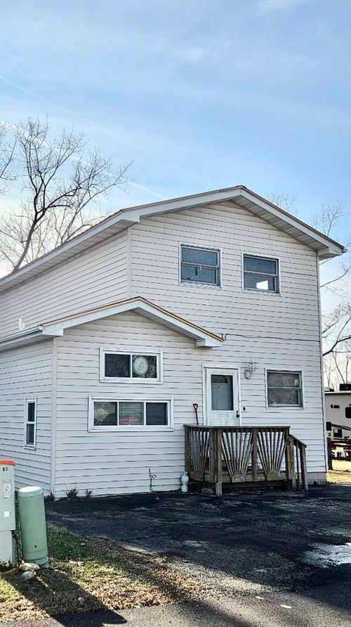 15 Dinosaur Rd, Wilmington, IL, 60481-8799 | Card Image