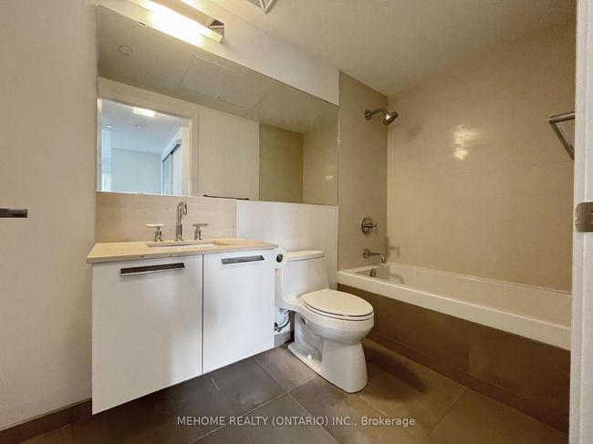2105 - 50 Charles St E, Condo with 2 bedrooms, 1 bathrooms and null parking in Toronto ON | Image 8