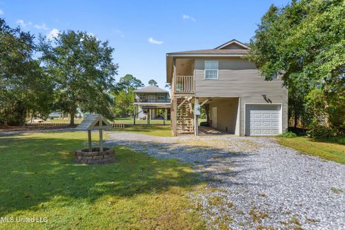 5037 Oklahoma St, Bay Saint Louis, MS, 39520-7091 | Card Image