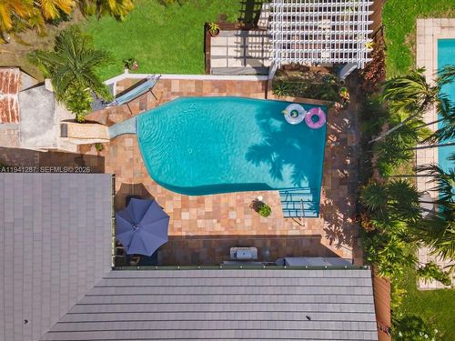 930 182nd Ter, North Miami Beach, FL, 33162-1163 | Card Image