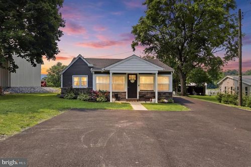 6179 York Rd, SPRING GROVE, PA, 17362-9120 | Card Image