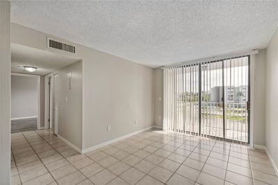 320 - 8145 Nw 7th St, Condo with 2 bedrooms, 2 bathrooms and null parking in Miami FL | Image 2