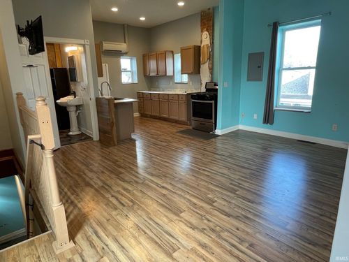 201-1202 W Main St, Fort Wayne, IN, 46808-3335 | Card Image