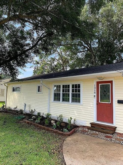 1318 Herring Ave, Port Neches, TX, 77651-5722 | Card Image
