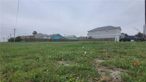 1404 S Church St, Rockport, TX, 78382-2210 | Card Image