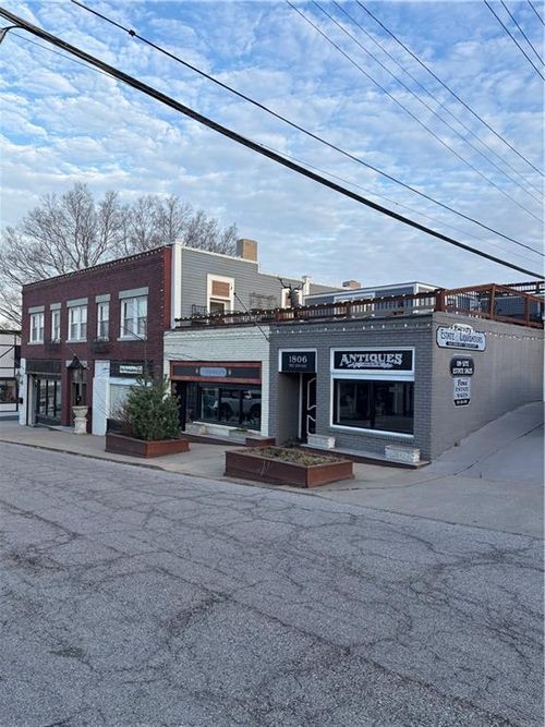 1806 W 45th St, Kansas City, MO, 64111-4344 | Card Image