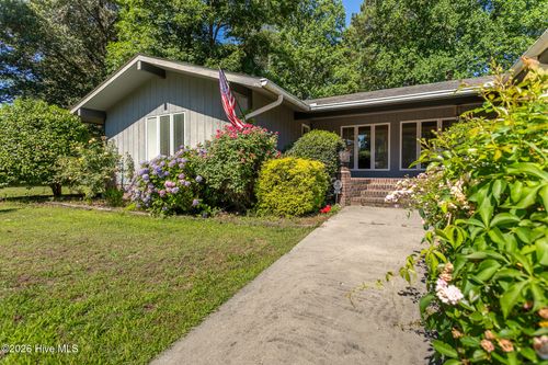 311 Country Club Dr, Edenton, NC, 27932-8905 | Card Image