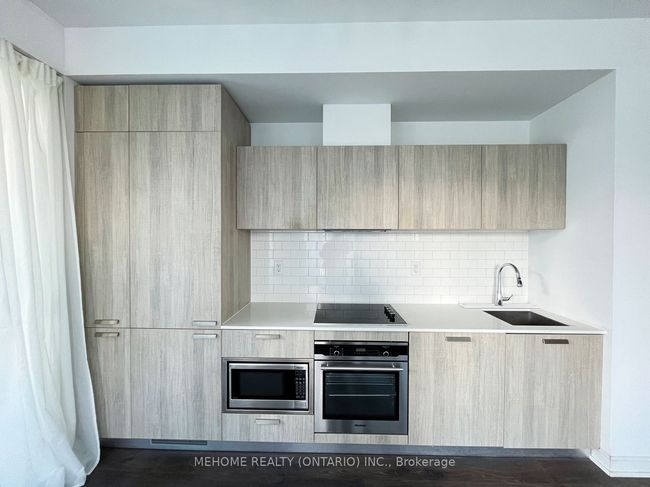 2105 - 50 Charles St E, Condo with 2 bedrooms, 1 bathrooms and null parking in Toronto ON | Image 4