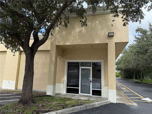 ste-220-3894 Mannix Dr, Naples, FL, 34114-5406 | Card Image