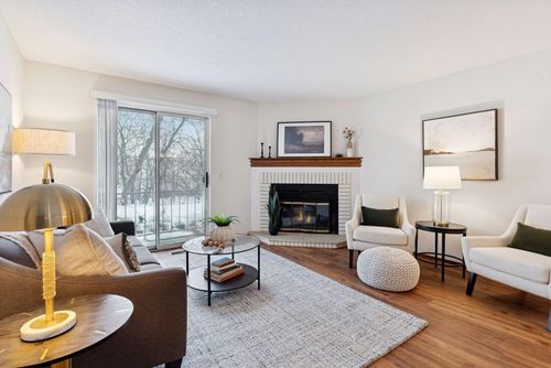 apt-h-2250 Benson Ave, Saint Paul, MN, 55116-3159 | Card Image