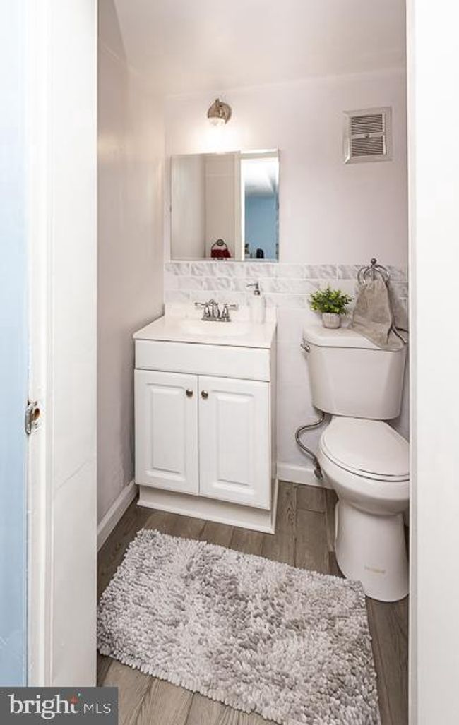 5207 Gramercy Dr, Townhouse with 3 bedrooms, 2 bathrooms and null parking in Clifton Hts PA | Image 26