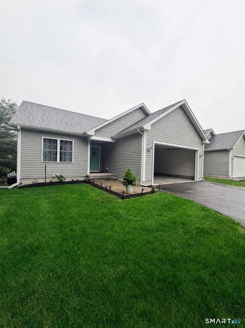 27-27 Hummingbird Way, Killingly, CT, 06241-2254 | Card Image
