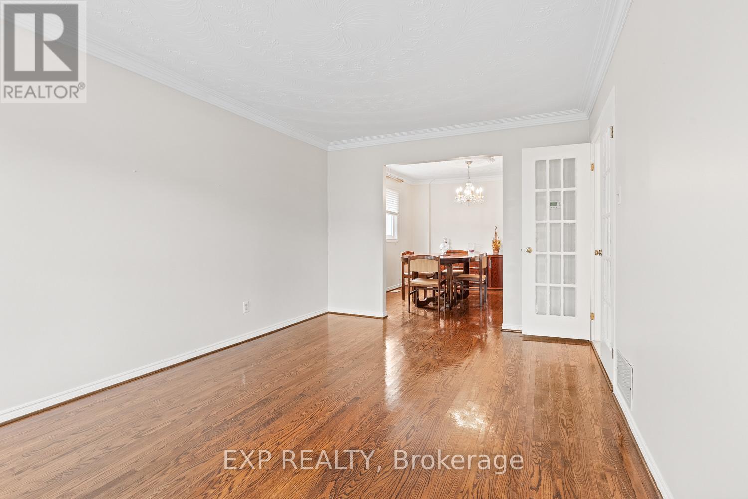 Residential Lease in Markham (Village Green-South Unionville) 4