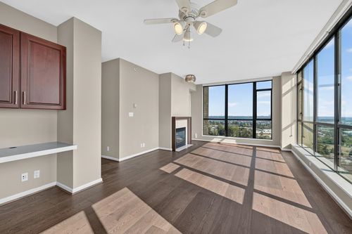 1601-7388 Sandborne Ave, Burnaby, BC, V3N5C4 | Card Image