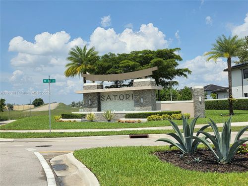 15841 Nw 90th Ct, Miami Lakes, FL, 33018-6355 | Card Image