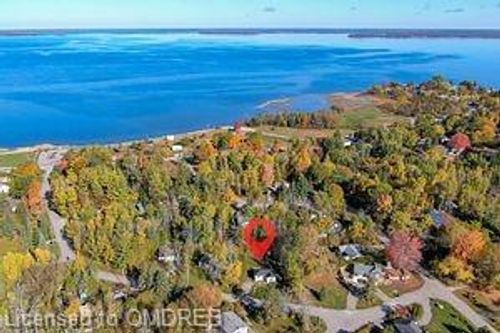 195 Paradise Avenue, Port Mcnicoll, ON, L0K1R0 | Card Image