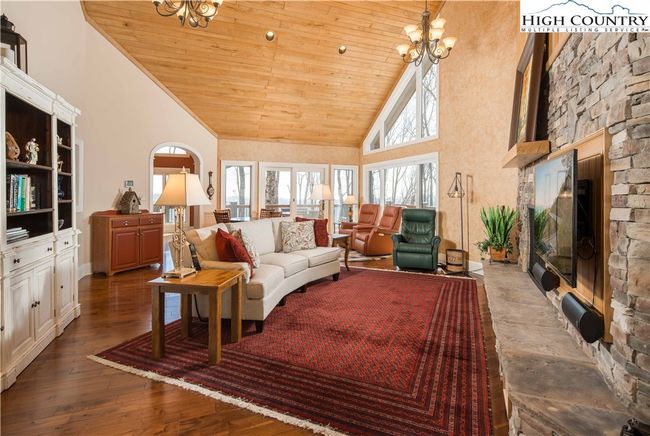 1902 Elk Creek Mountain Pkwy, House other with 4 bedrooms, 5 bathrooms and null parking in Todd NC | Image 9
