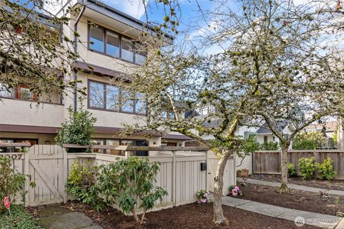 2009 42nd Ave E, Seattle, WA, 98112-2713 | Card Image