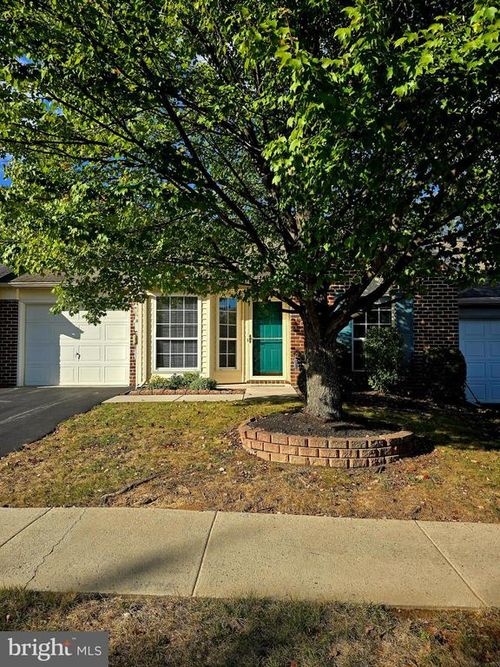 8 Windcroft Ct, CARLISLE, PA, 17015-7656 | Card Image