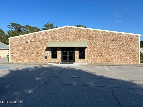 1902 Market St, Pascagoula, MS, 39567-5711 | Card Image