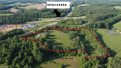 4285 W Pine St, Mount Airy, NC, 27030-9006 | Card Image